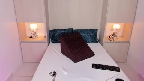 Snapshot of trishamoon chatting on 03/09/25, 04:27 TRISHA online show from 03/09/25, 04:27