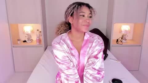 Snapshot of trishamoon chatting on 03/09/25, 04:55 TRISHA online show from 03/09/25, 04:55