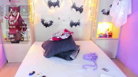 Snapshot of trishamoon chatting on 10/19/25, 04:13 TRISHA online show from 10/19/25, 04:13