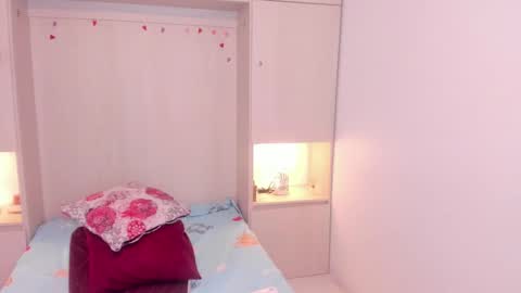 Snapshot of trishamoon chatting on 11/12/25, 04:35 TRISHA online show from 11/12/25, 04:35