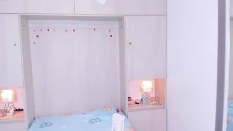 Snapshot of trishamoon chatting on 11/28/25, 04:26 TRISHA online show from 11/28/25, 04:26