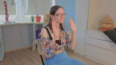 Snapshot of trishdelafontaine chatting on 06/27/26, 04:17 Viola online show from 06/27/26, 04:17