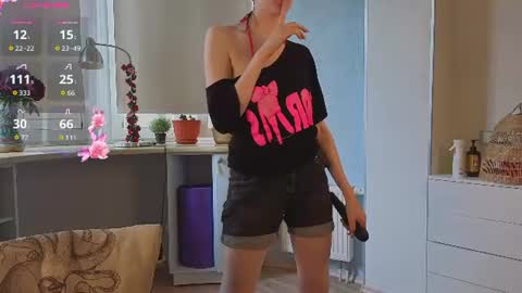 Snapshot of trishdelafontaine chatting on 07/11/26, 04:04 Viola online show from 07/11/26, 04:04