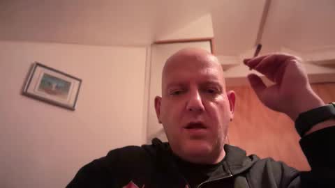 Triton online show from 10/03/25, 01:02