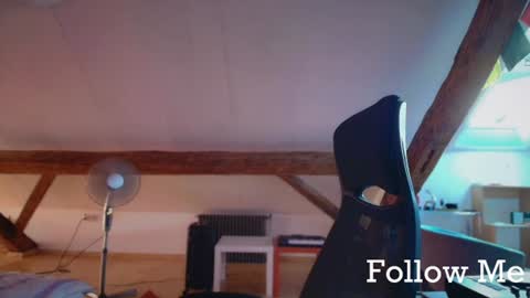 Snapshot of tritonspace chatting on 06/22/26, 04:53 Triton online show from 06/22/26, 04:53
