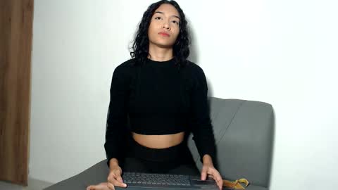 trixiandsuki online show from 11/17/25, 12:49