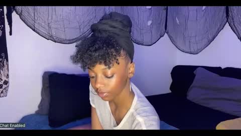 trixie_luv online show from 09/18/25, 12:40