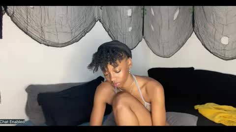 trixie_luv online show from 09/23/25, 03:04