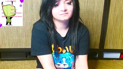 Snapshot of trixiedoescamcam chatting on 03/08/25, 04:23 trixiedoescamcam online show from 03/08/25, 04:23