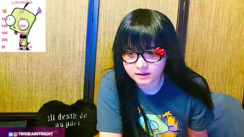 trixiedoescamcam online show from 11/17/25, 10:59