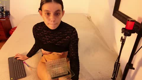 trixx_01 online show from 11/16/25, 12:49