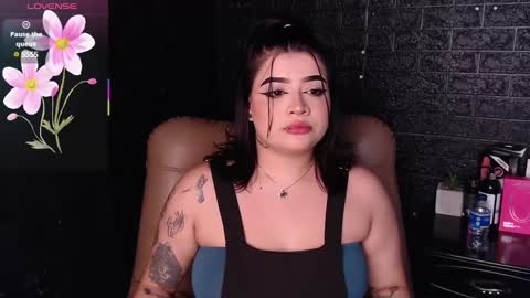 Snapshot of trixxiee_ chatting on 02/27/25, 06:42 trixxiee_ online show from 02/27/25, 06:42