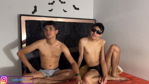 Snapshot of troye_lex chatting on 11/14/25, 04:28 troye_lex online show from 11/14/25, 04:28