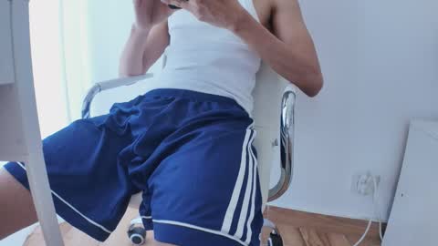 Snapshot of troyeros chatting on 04/09/26, 10:42 Troy online show from 04/09/26, 10:42