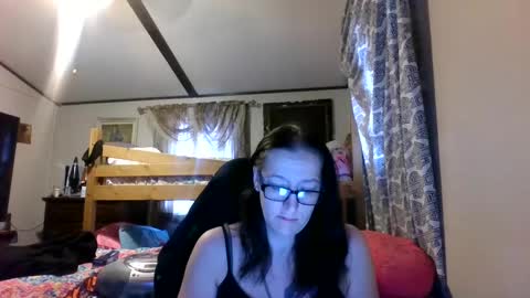 Snapshot of truckerswifetobe chatting on 12/17/24, 03:17 TruckersWifeToBe online show from 12/17/24, 03:17