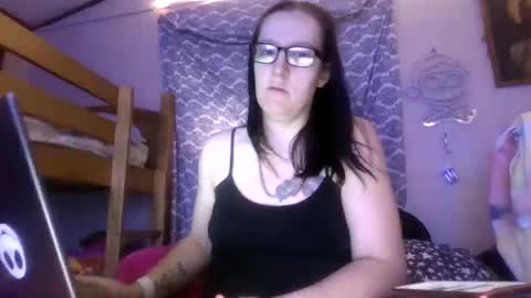 Snapshot of truckerswifetobe chatting on 01/16/25, 10:55 TruckersWifeToBe online show from 01/16/25, 10:55