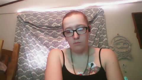 Snapshot of truckerswifetobe chatting on 02/12/25, 02:32 TruckersWifeToBe online show from 02/12/25, 02:32