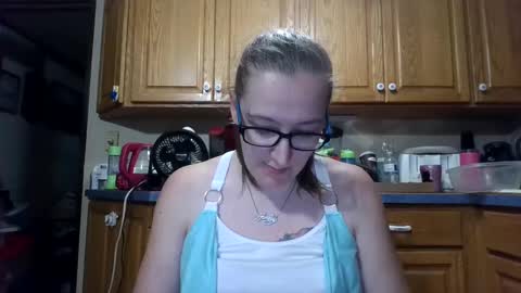 Snapshot of truckerswifetobe chatting on 10/01/25, 02:39 TruckersWifeToBe online show from 10/01/25, 02:39