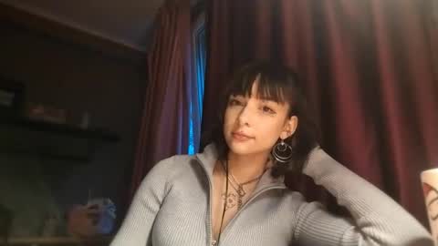 Poly online show from 12/22/25, 01:19