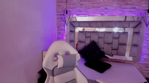   online show from 01/28/25, 02:53