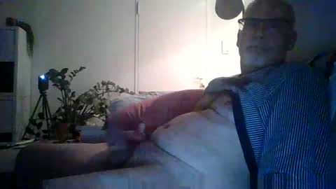 Snapshot of trukturk chatting on 12/04/25, 09:34 trukturk online show from 12/04/25, 09:34