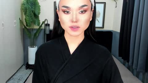 Saskia online show from 11/20/25, 11:32