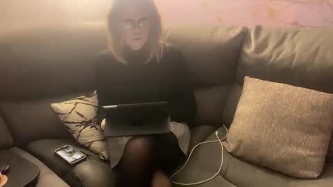 Snapshot of ts_hunnibunn chatting on 02/06/26, 04:54 Hunnibun online show from 02/06/26, 04:54