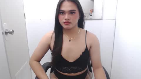 Snapshot of ts_lovelicious chatting on 10/14/25, 03:40 ts_lovelicious online show from 10/14/25, 03:40