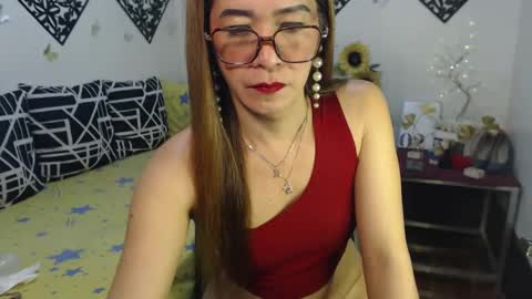 akesha online show from 02/25/25, 09:35