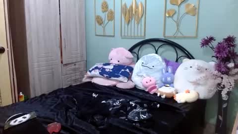 SHENA  online show from 01/13/25, 09:42