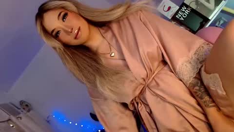 Snapshot of tssluttycutie chatting on 02/07/25, 05:52 MARIA online show from 02/07/25, 05:52