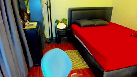 Snapshot of tssophisticatedx chatting on 02/13/25, 08:27 Kylee- will make your day online show from 02/13/25, 08:27