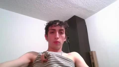 Snapshot of tsuki0308 chatting on 12/29/24, 05:31 tsuki0308 online show from 12/29/24, 05:31