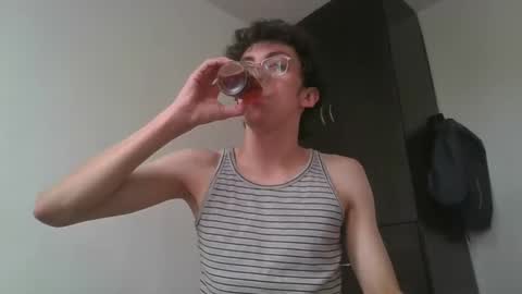 Snapshot of tsuki0308 chatting on 01/31/25, 09:59 tsuki0308 online show from 01/31/25, 09:59