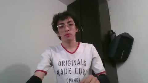 Snapshot of tsuki0308 chatting on 02/12/25, 08:29 tsuki0308 online show from 02/12/25, 08:29