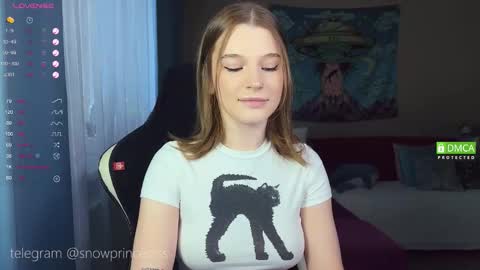 Snapshot of tsukuemi_no_mikoto chatting on 09/24/25, 02:48 Sonya on vacation until online show from 09/24/25, 02:48