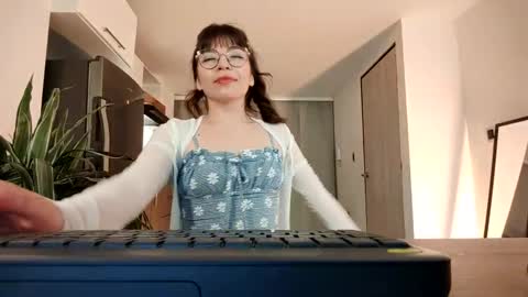 Tsuky online show from 01/10/25, 02:35