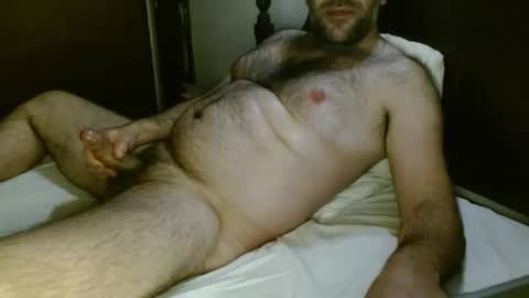 Snapshot of tuga_man_ chatting on 04/01/26, 10:40 tuga man online show from 04/01/26, 10:40