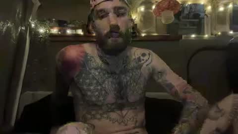 Tuhands online show from 03/08/25, 08:11