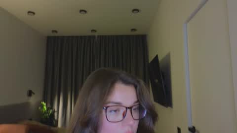 Ariana online show from 10/31/25, 08:21