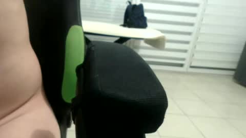 tutu1723153673 online show from 06/17/26, 05:03