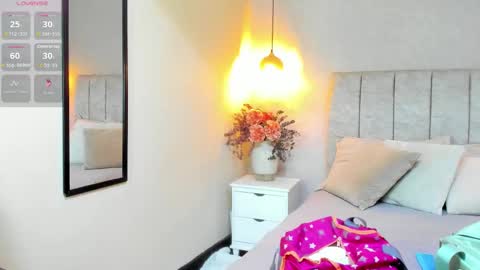 Snapshot of tutu_milf chatting on 10/24/25, 07:10 Tutu online show from 10/24/25, 07:10