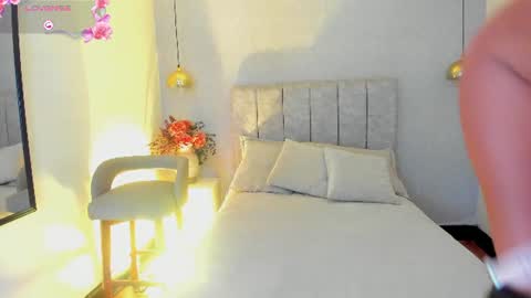 Snapshot of tutu_milf chatting on 07/11/26, 07:05 Tutu online show from 07/11/26, 07:05