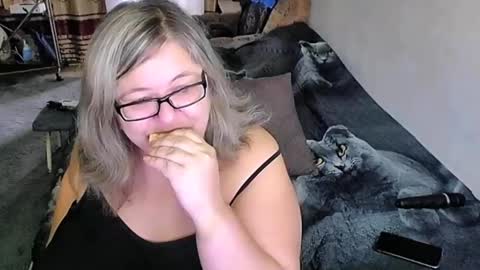 Lana online show from 10/02/25, 01:12