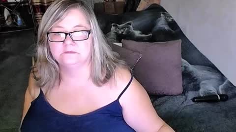 Lana online show from 11/30/25, 07:18