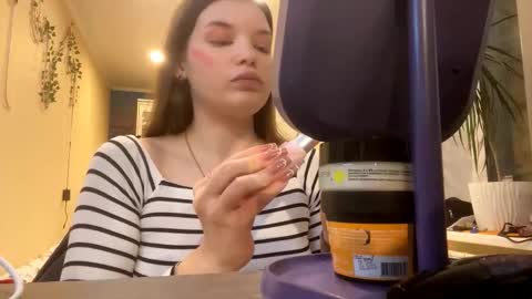 Snapshot of twandalazzar chatting on 02/09/26, 04:11 Emily online show from 02/09/26, 04:11