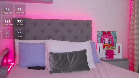 Hallie online show from 10/26/25, 01:11