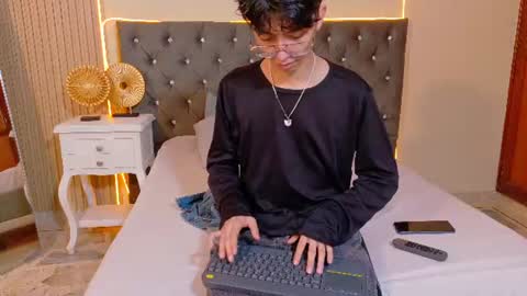 Snapshot of twink_sebas7 chatting on 07/02/26, 12:22 Sebastin online show from 07/02/26, 12:22