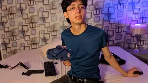 Snapshot of twink_sebas7 chatting on 07/07/26, 12:31 Sebastin online show from 07/07/26, 12:31