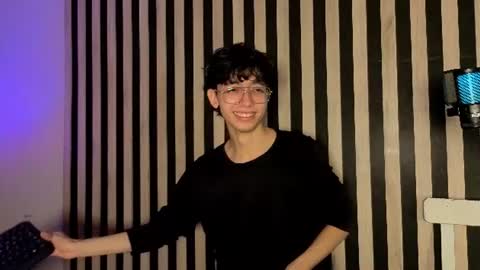 Snapshot of twink_sebas7 chatting on 07/08/26, 12:20 Sebastin online show from 07/08/26, 12:20